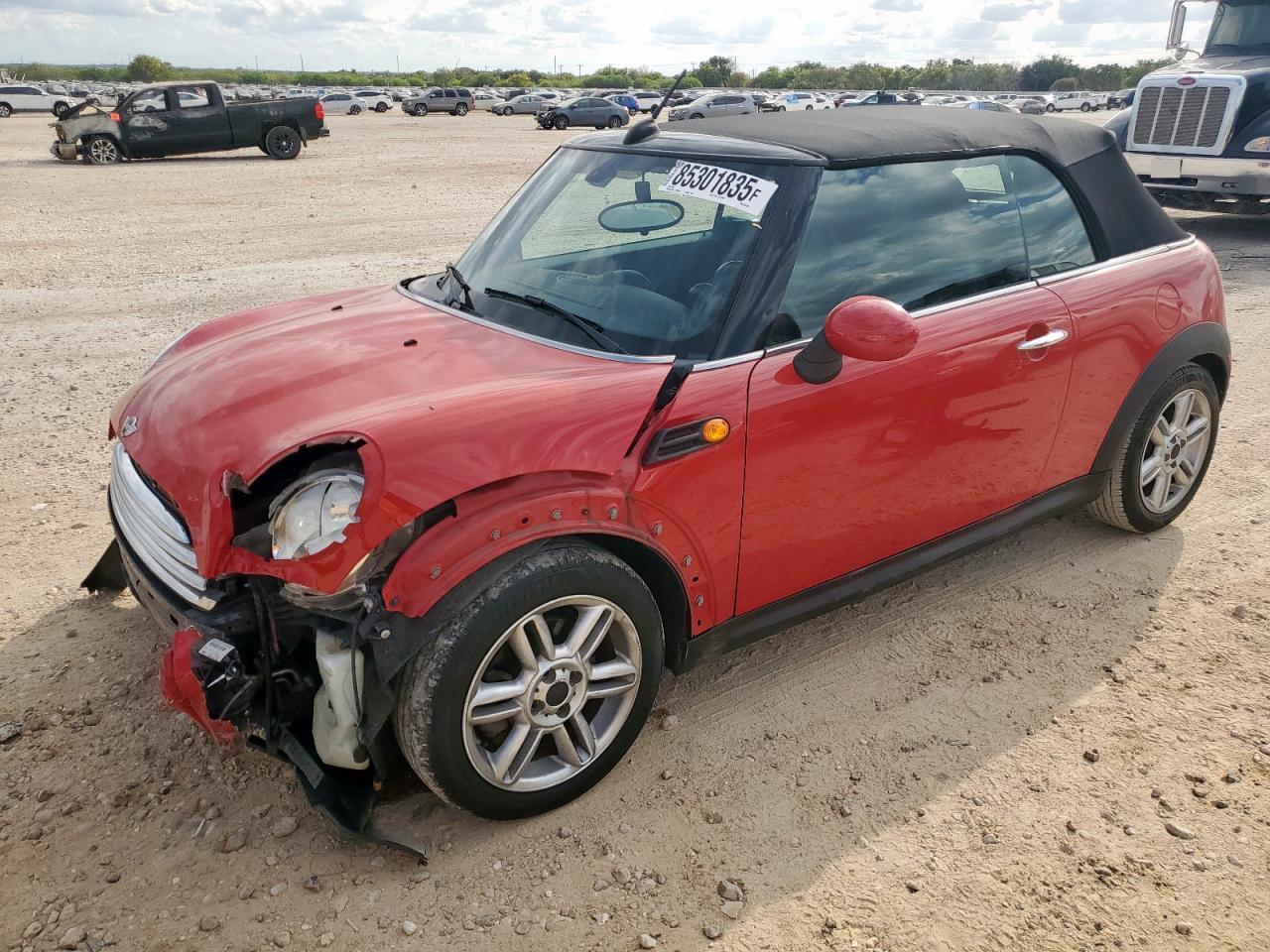 2015 MINI Convertible, VIN WMWZN3C56FT862399 — Перед