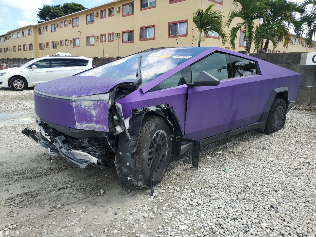 2025 Tesla Cybertruck, VIN 7G2CEHED4SA069815 — Front end
