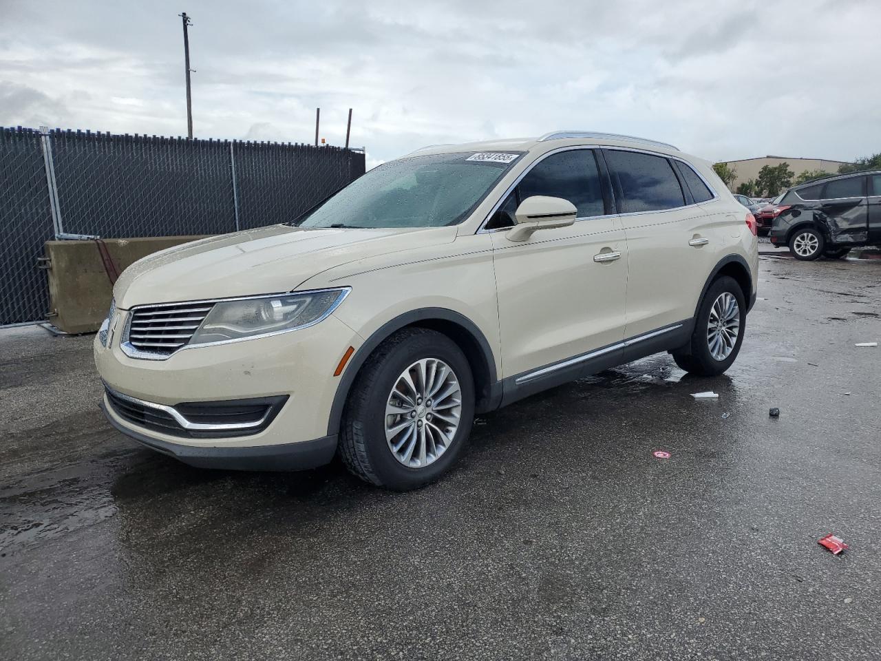 2016 Lincoln MKX Select, VIN 2LMTJ6KR9GBL79842 — Minor dents and scratches