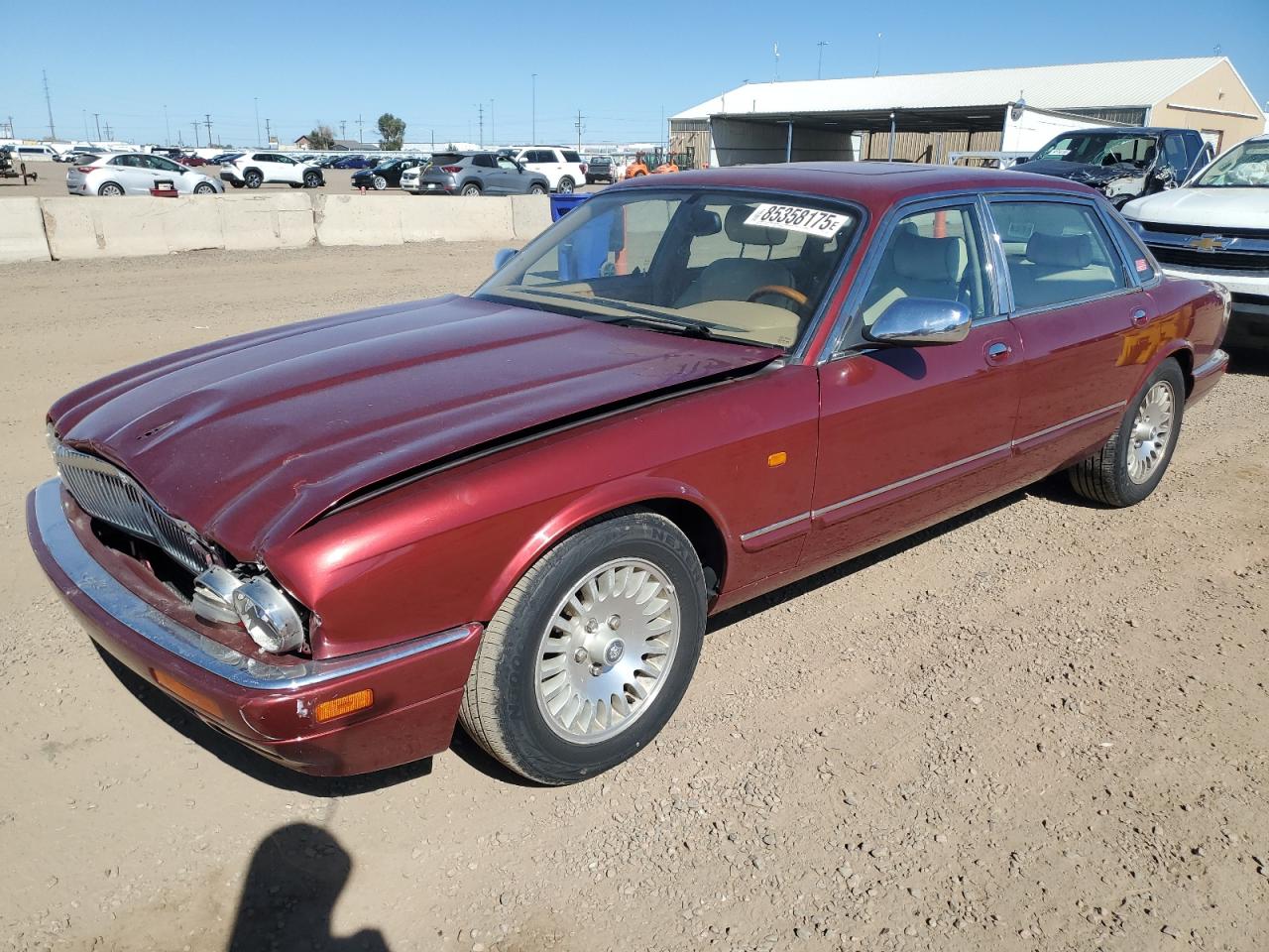 1996 Jaguar XJ Vanden Plas, VIN SAJKX6245TC783604 — Front end