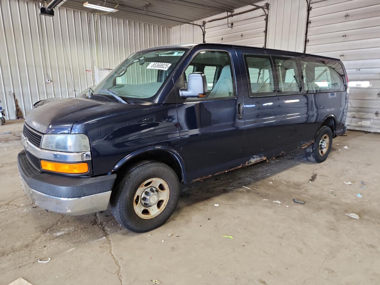 2007 Chevrolet Express Passenger, VIN 1GAHG39U871151977 — Minor dents and scratches