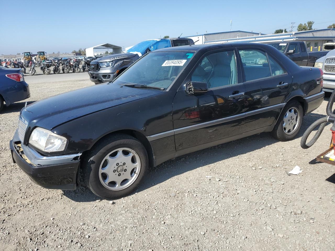 1996 Mercedes-Benz C, VIN WDBHA22E5TF430823 — Front end