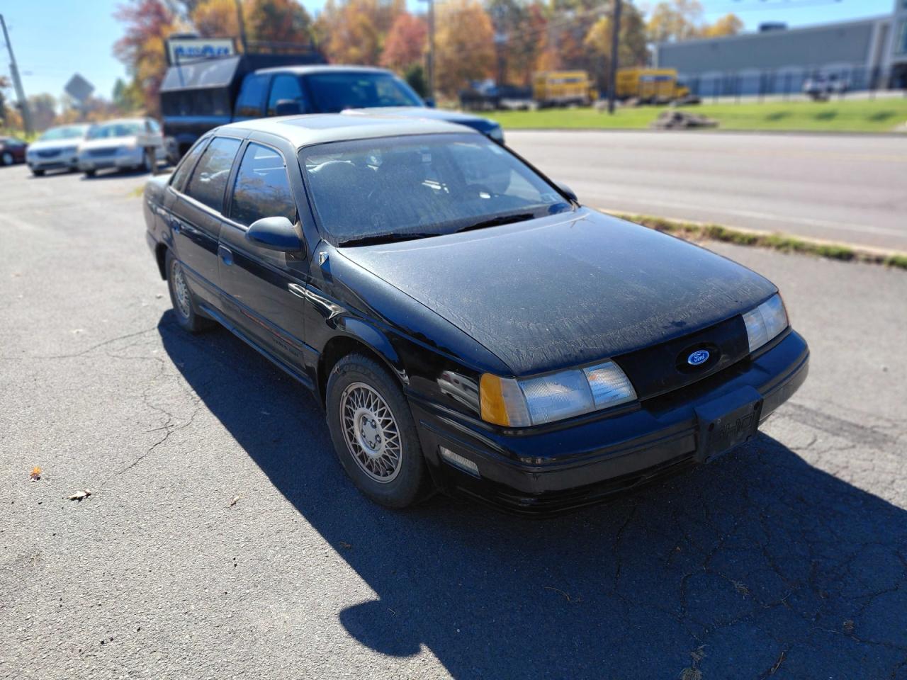 1989 Ford Taurus, VIN 1FABP54Y3KA233276 — Minor dents and scratches