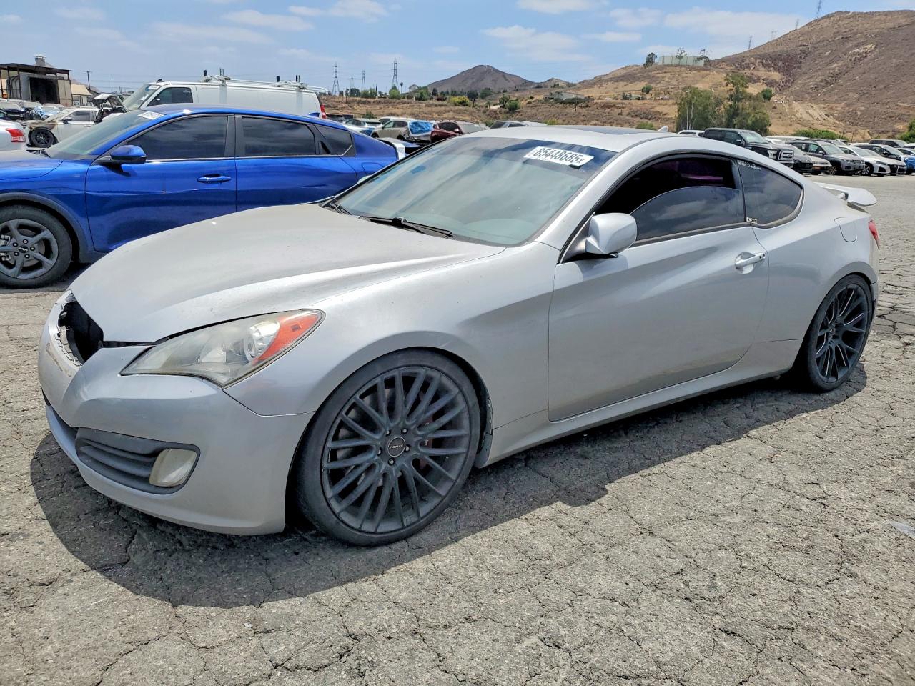 2010 Hyundai Genesis Coupe Premium, VIN KMHHT6KD9AU023568 — Front end