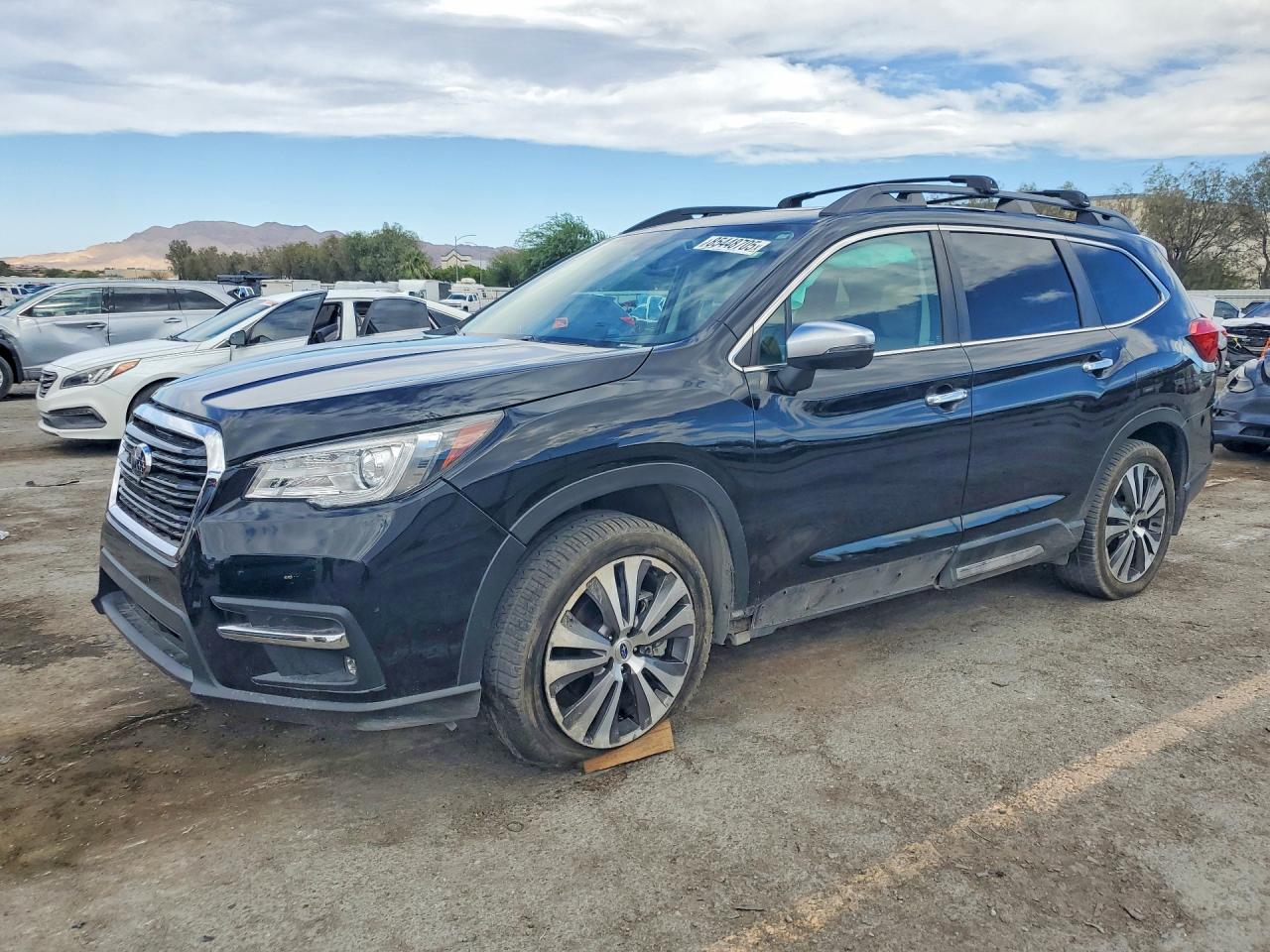 2022 Subaru Ascent Touring, VIN 4S4WMARD3N3402929 — Front end