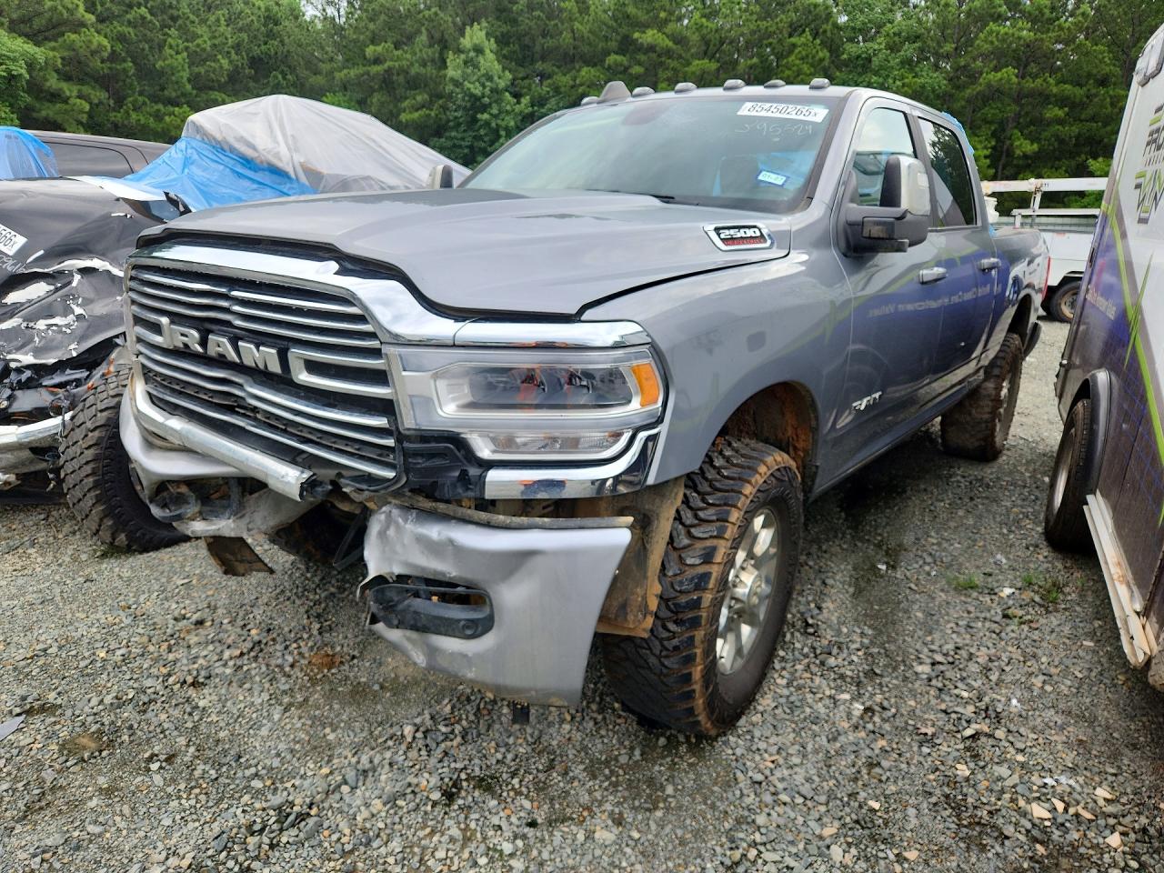 2024 Ram 2500 Laramie, VIN 3C6UR5FJ4RG395529 — Перед