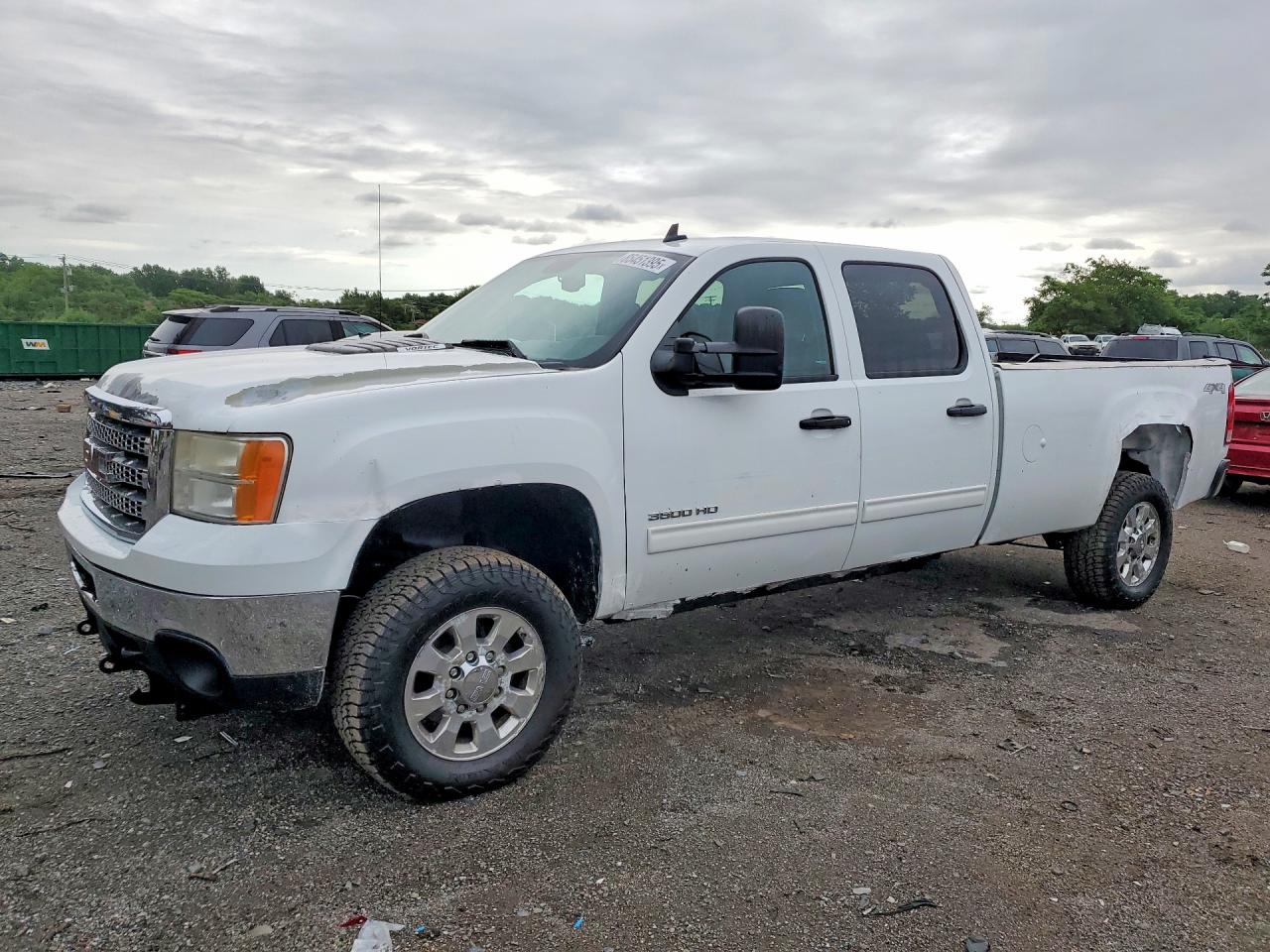 2014 GMC Sierra 1500, VIN 1GT423EGXEF130035 — Minor dents and scratches