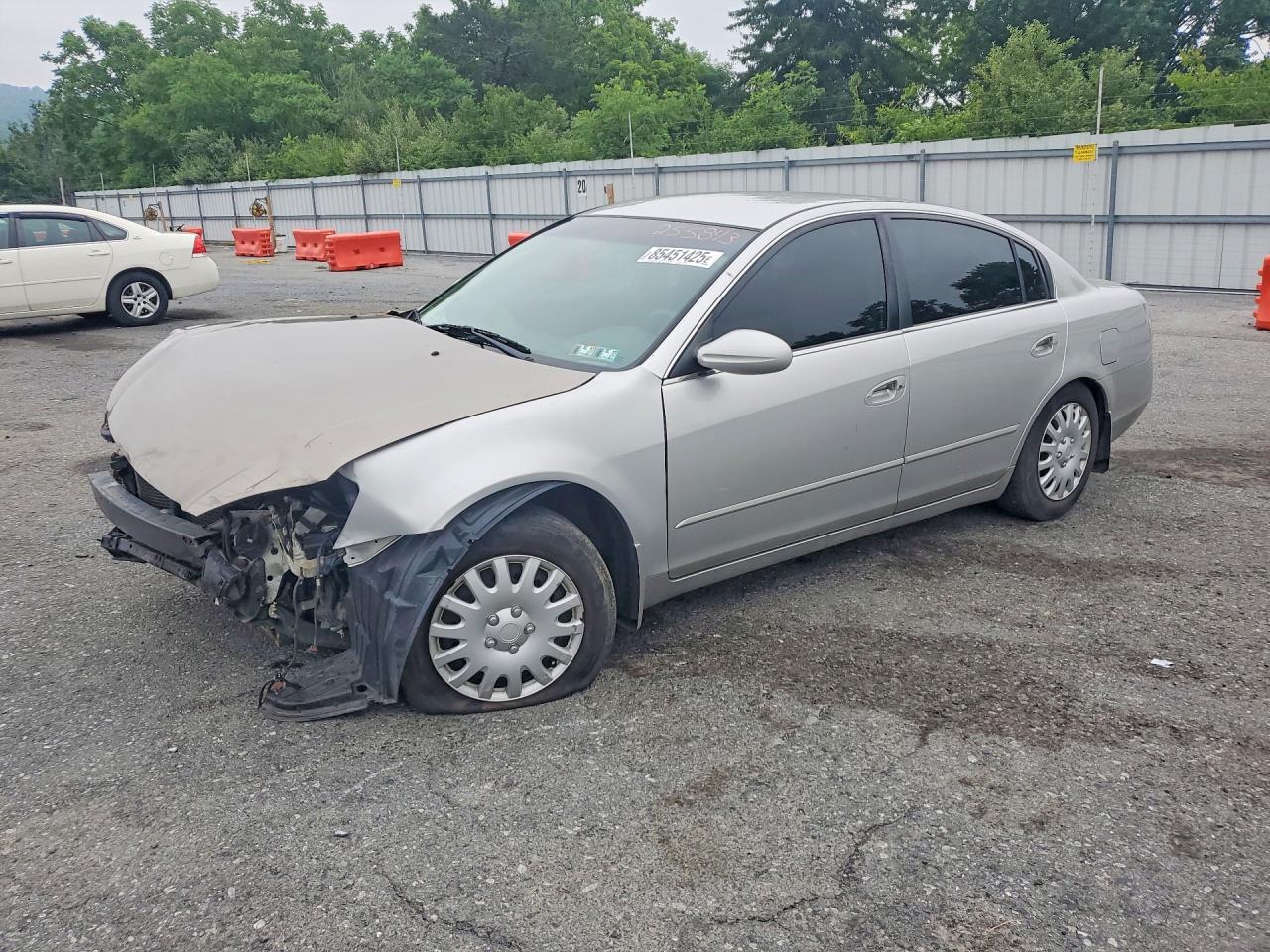 2003 Nissan Altima S, VIN 1N4AL11D23C255843 — Front end