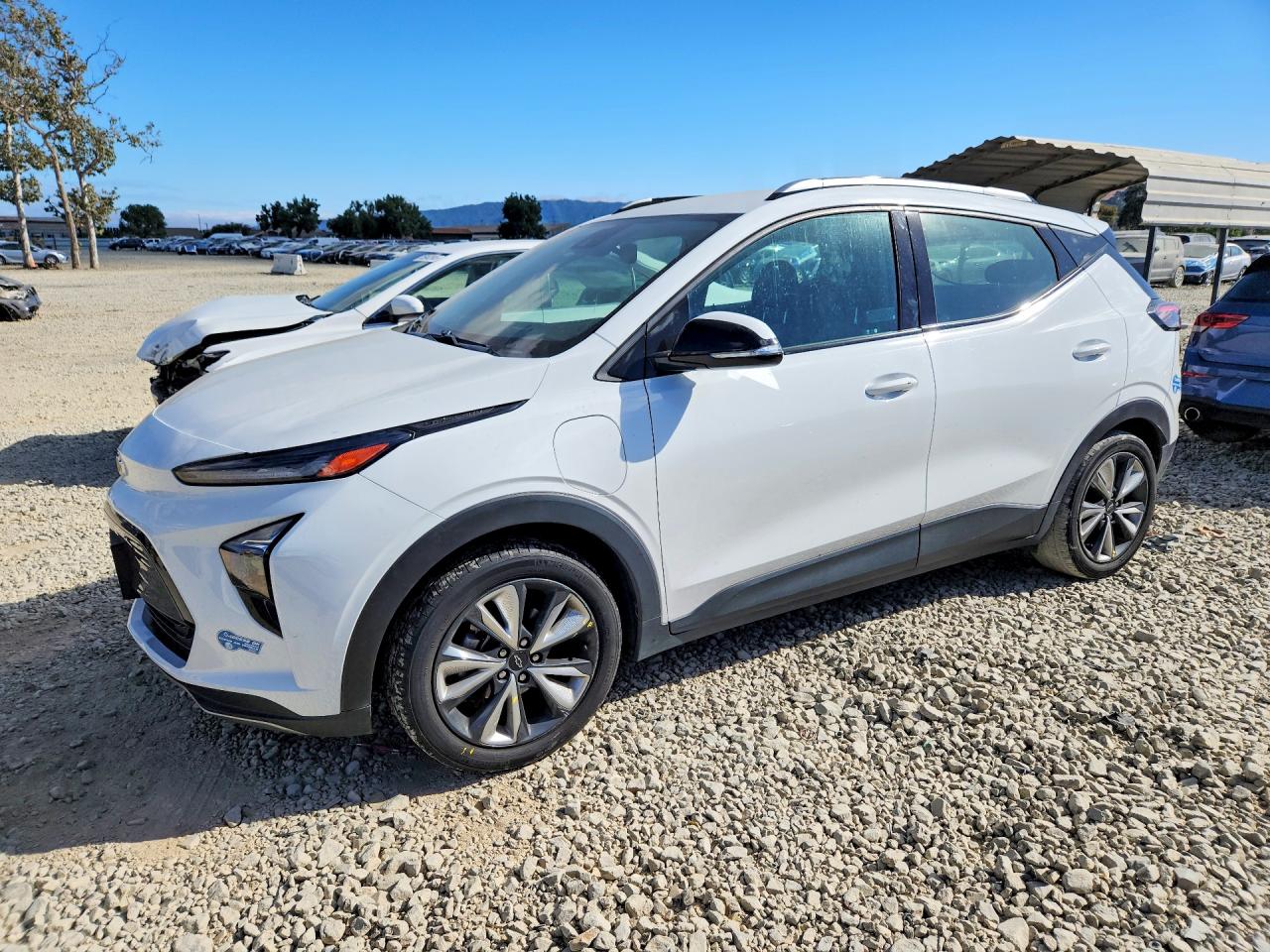 2022 Chevrolet Bolt EUV LT, VIN 1G1FY6S06N4106805 — Front end