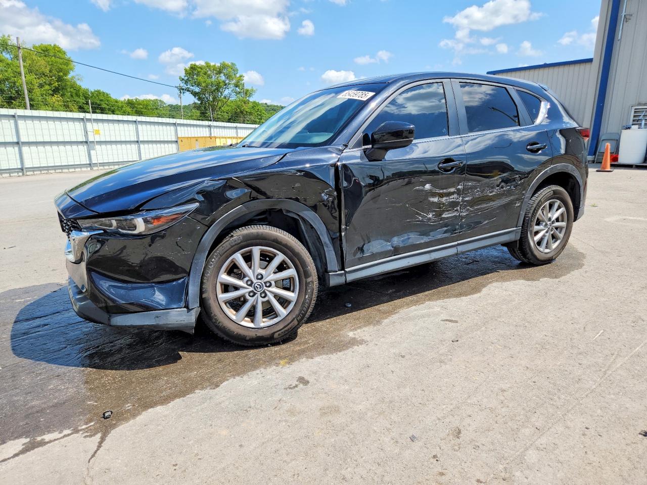 2022 Mazda CX-5 S Preferred, VIN JM3KFBCM1N0601062 — Перед