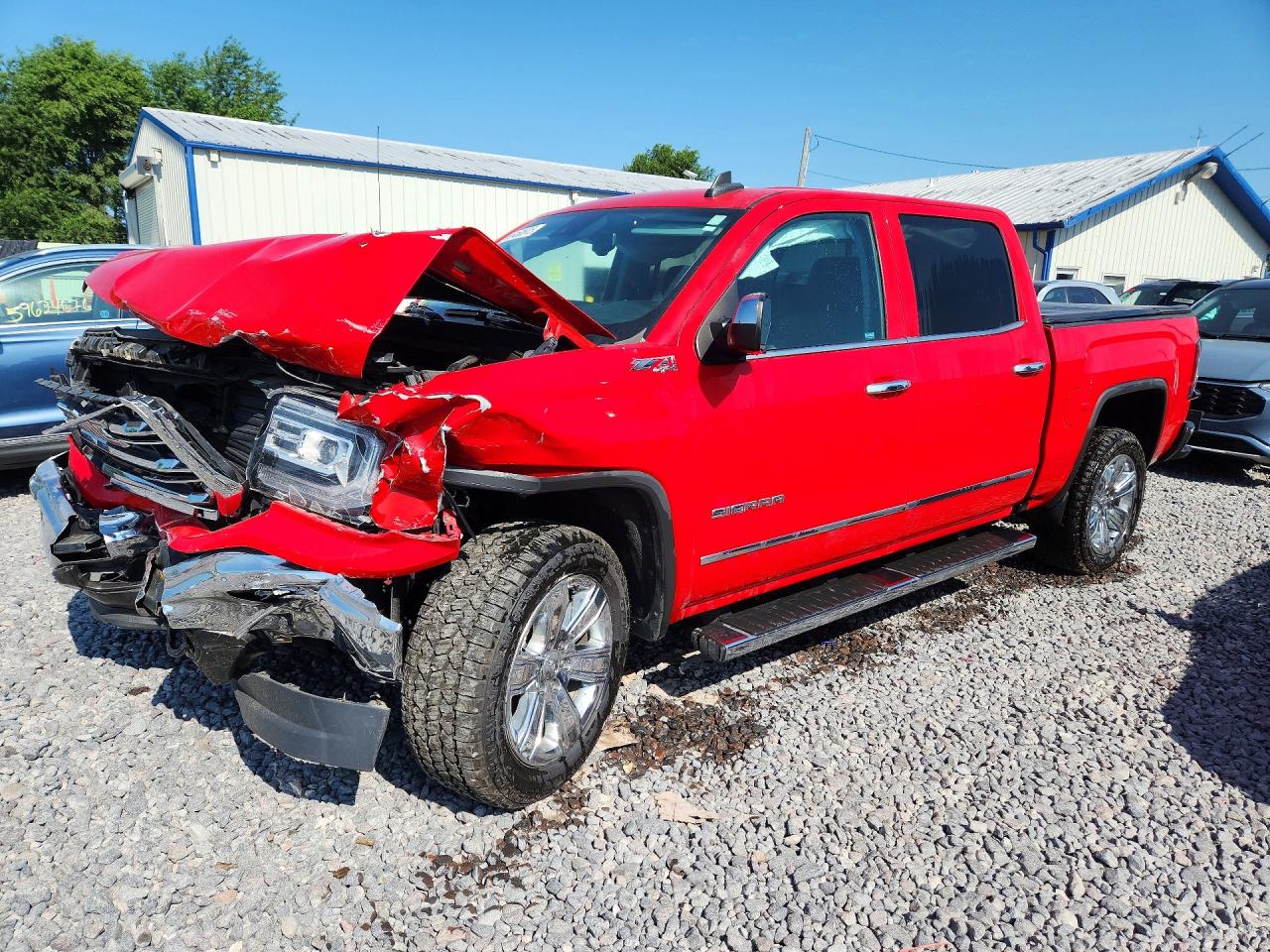 2018 GMC Sierra 1500 SLT, VIN 3GTU2NEC2JG632524 — Front end