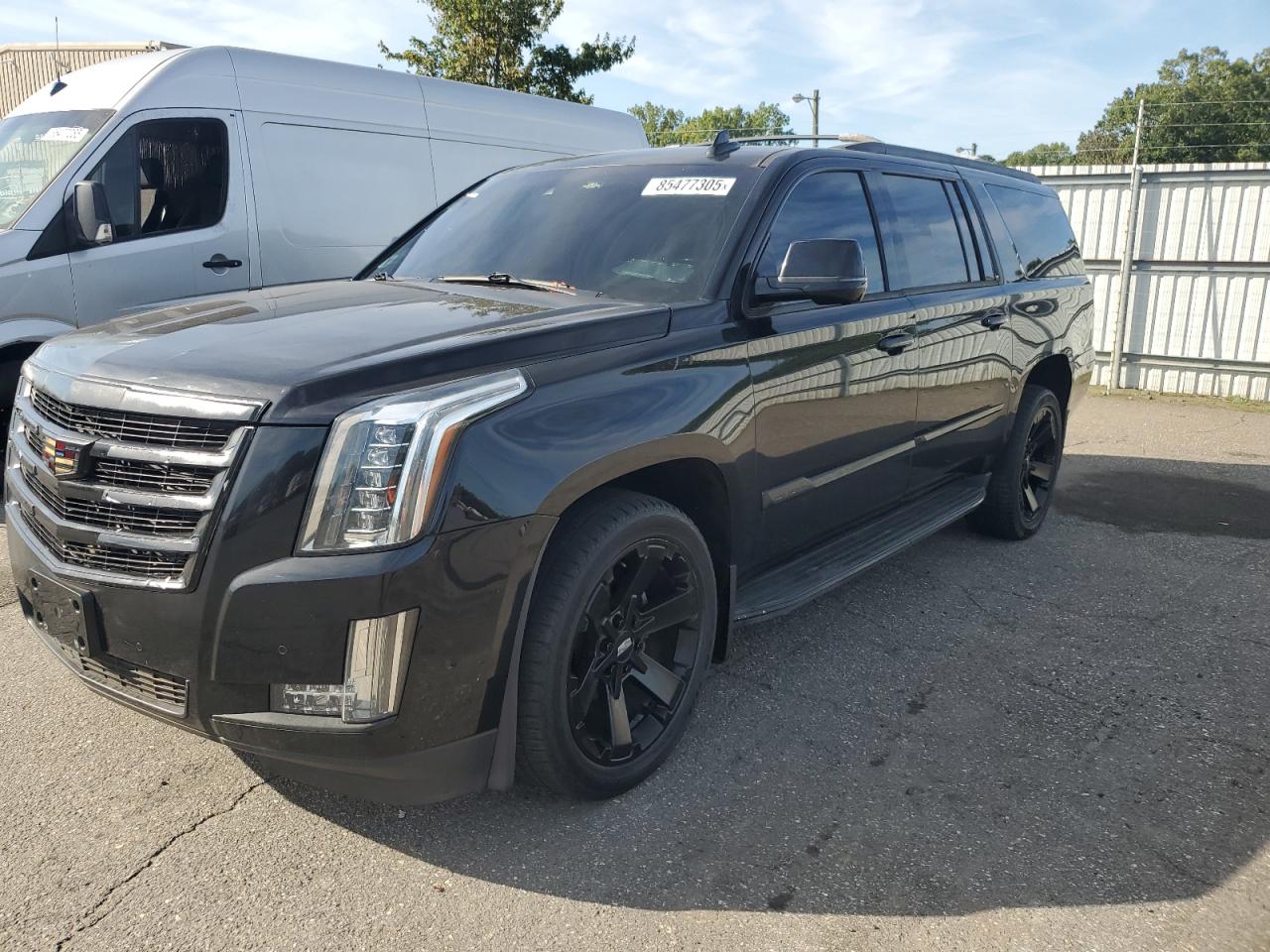 2017 Cadillac Escalade ESV Luxury, VIN 1GYS4HKJ1HR137032 — Normal wear