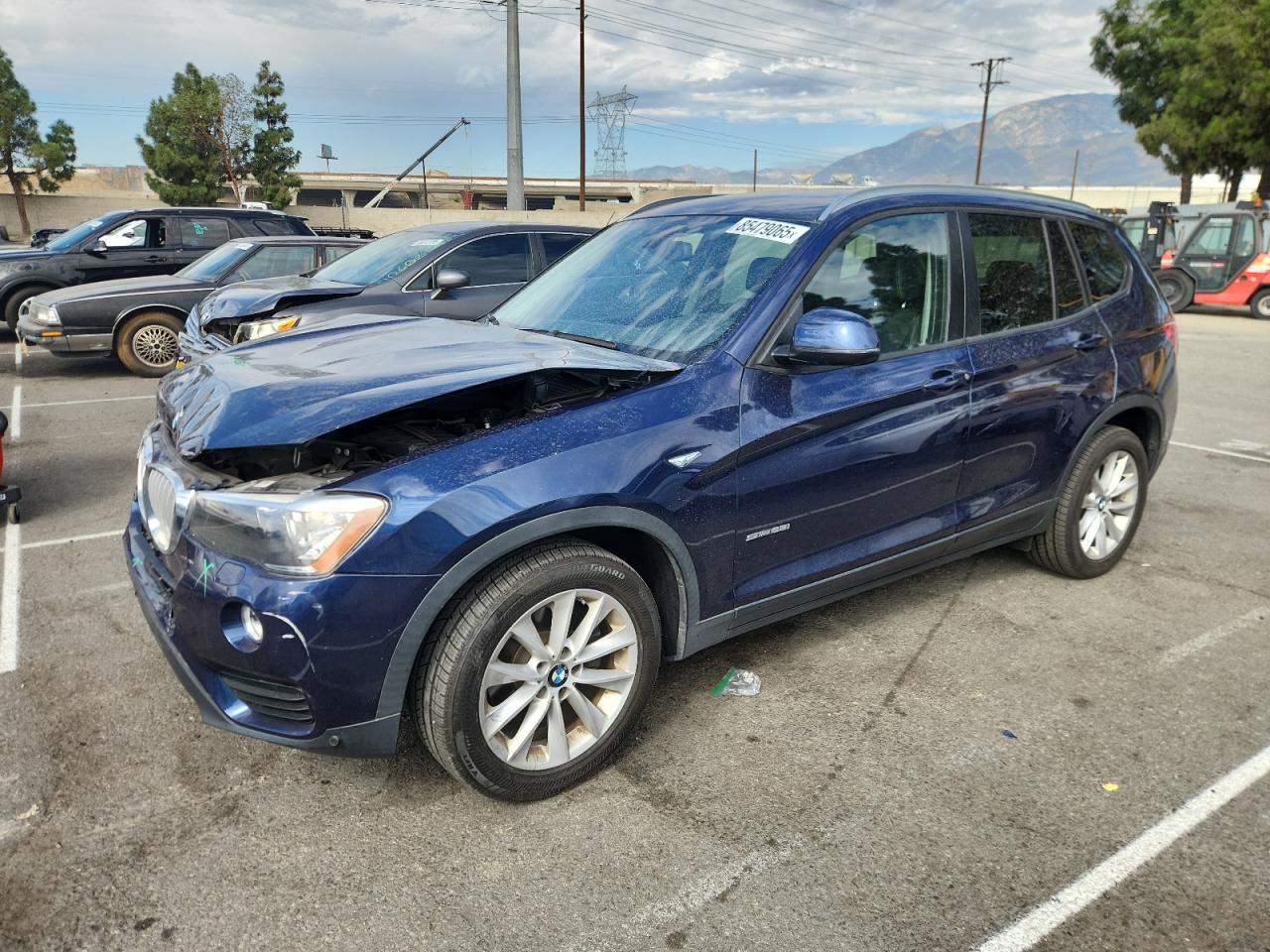 2015 BMW X3 sDrive28i, VIN 5UXWZ7C50F0M83318 — Front end
