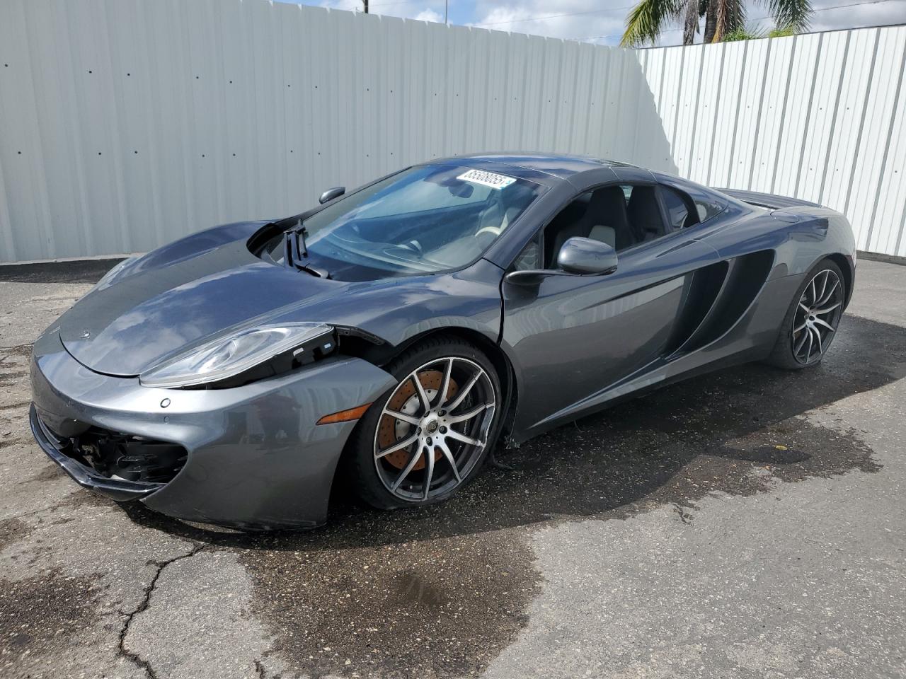 2014 McLaren MP4-12C, VIN SBM11BAA7EW003025 — Front end