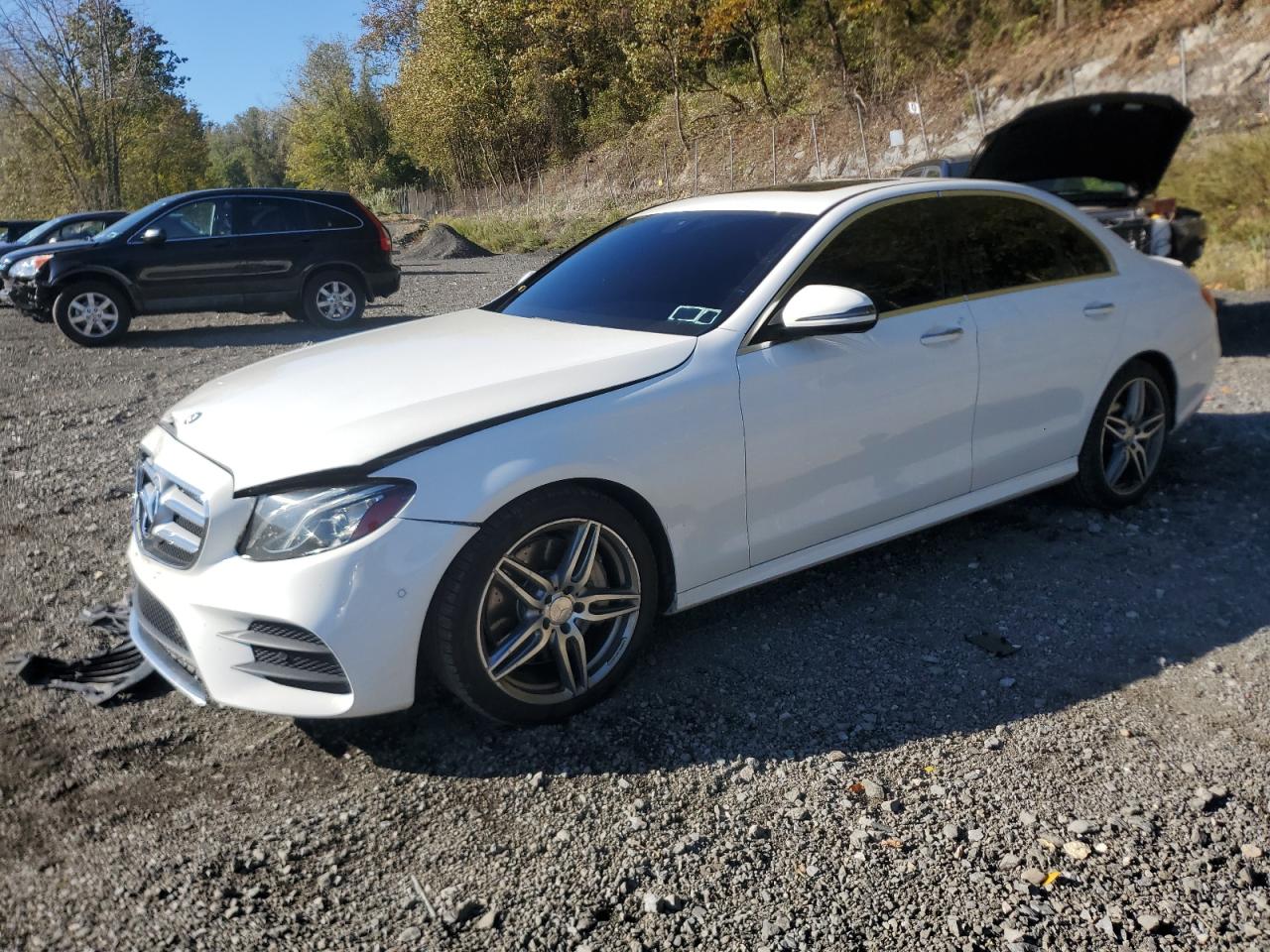 2017 Mercedes-Benz E 300 Luxury, VIN WDDZF4KB4HA156503 — Front end
