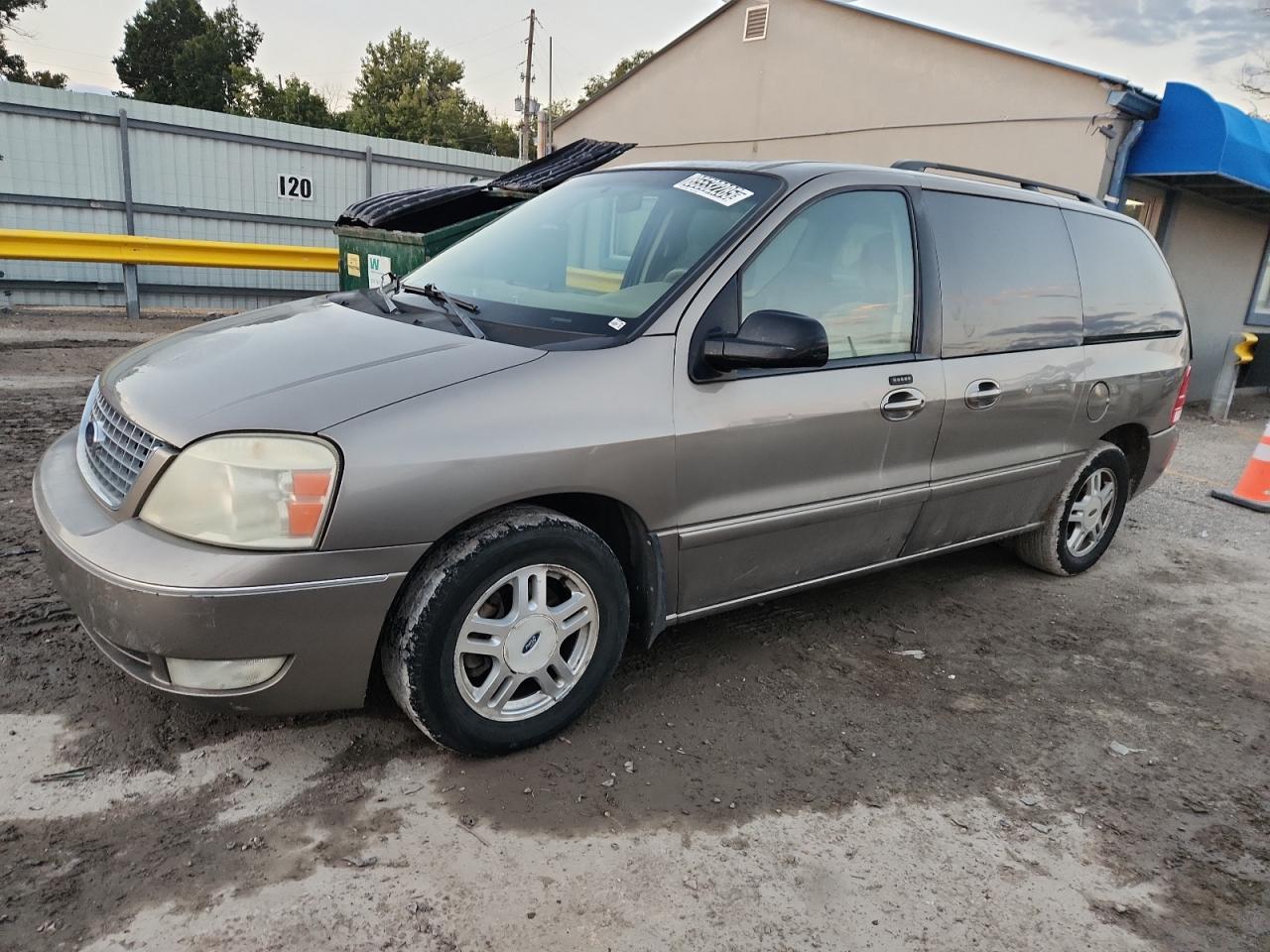 2005 Ford Freestar SEL, VIN 2FMZA52265BA75240 — Side