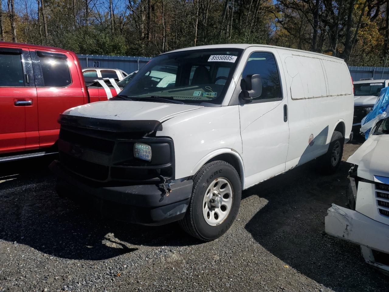 2011 Chevrolet Express G1500, VIN 1GCSGAF42B1128449 — Front end