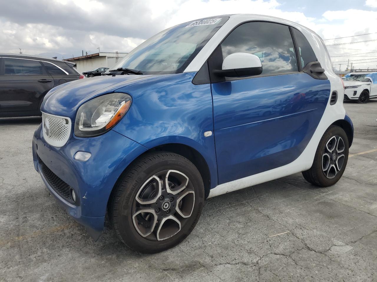 2016 Smart fortwo Passion, VIN WMEFJ5DA0GK058763 — Minor dents and scratches