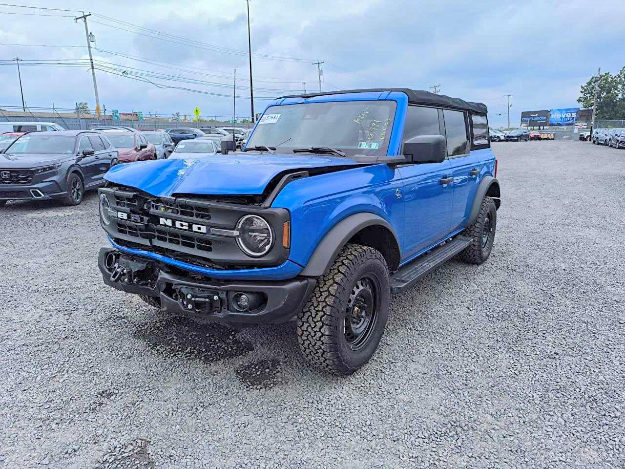 2022 Ford Bronco Big Bend, VIN 1FMDE5BH7NLB87290 — Front end