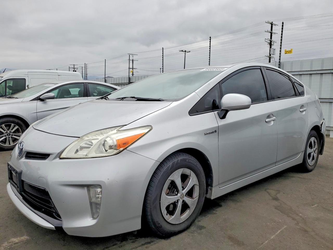 2015 Toyota Prius Four, VIN JTDKN3DU0F0475827 — Rear end