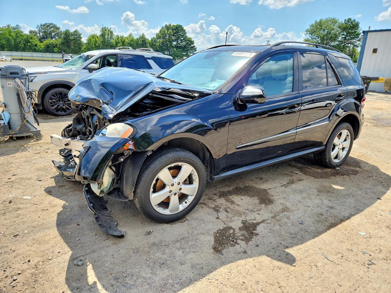 2009 Mercedes-Benz M 350, VIN 4JGBB56E89A524597 — Front end