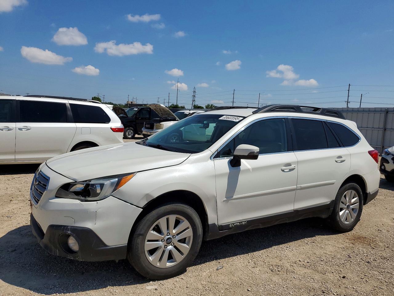 2016 Subaru Outback Premium, VIN 4S4BSAFC1G3228930 — Front end