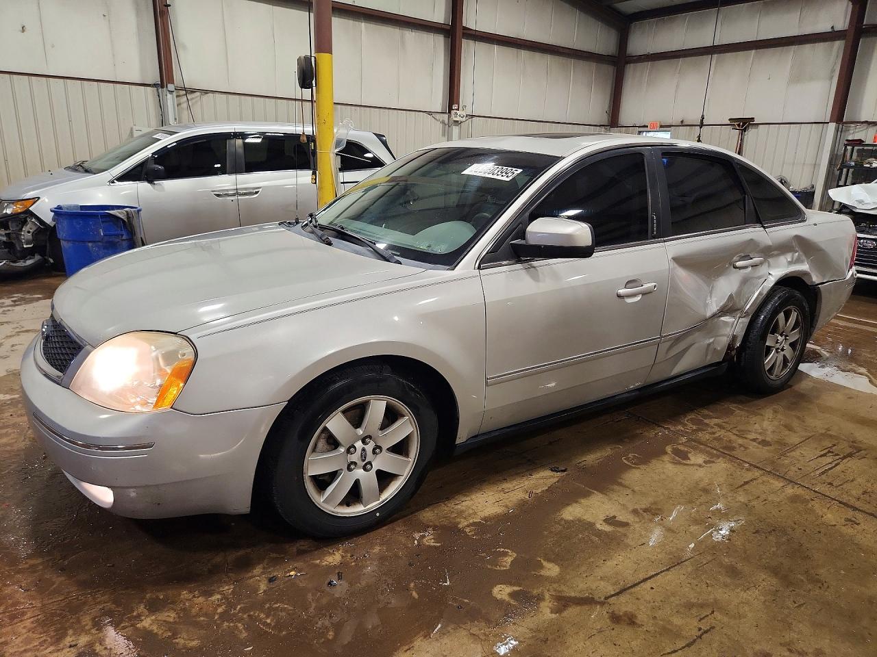 2006 Ford Five Hundred SEL, VIN 1FAFP24186G129968 — Side