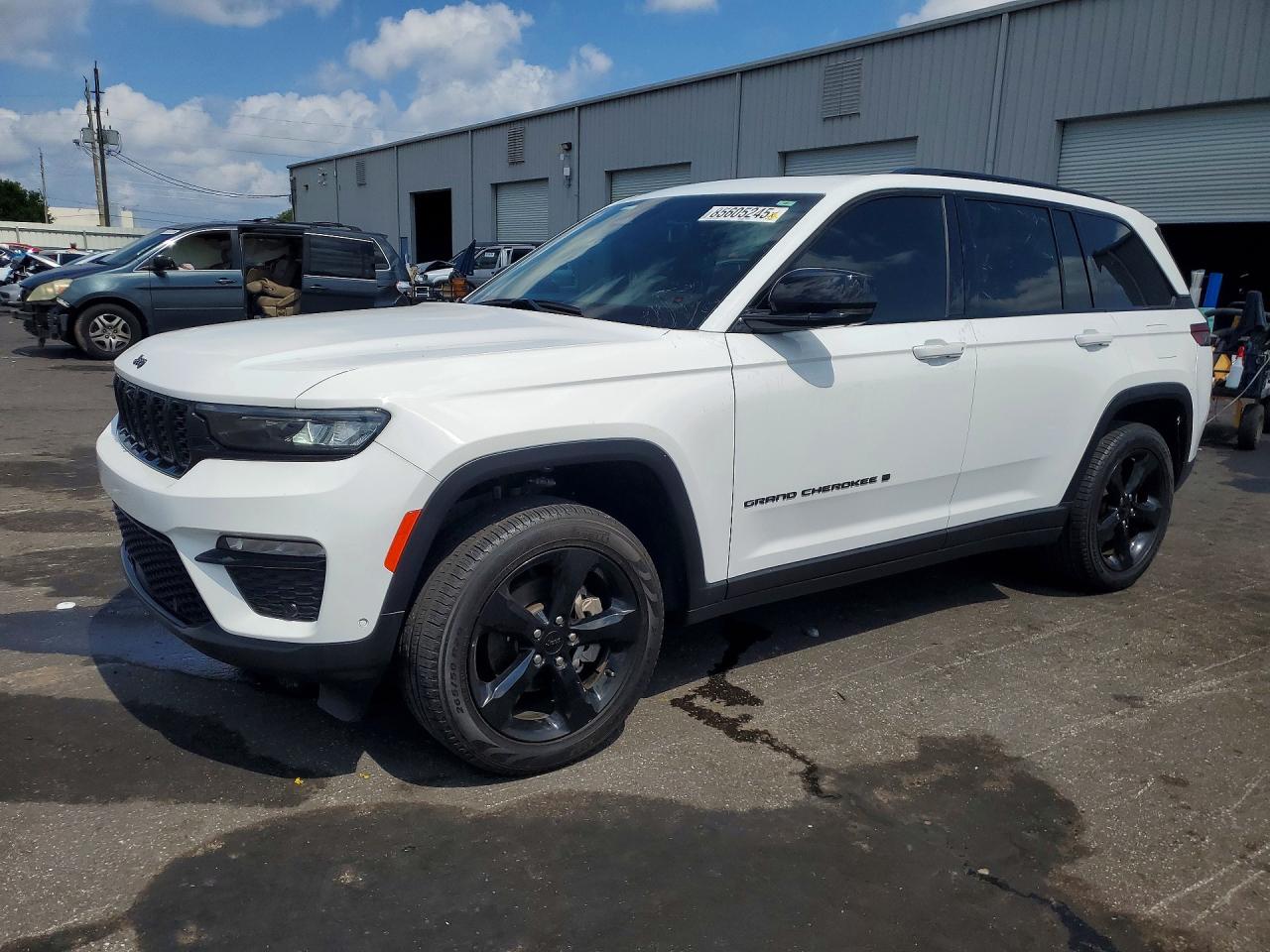 2024 Jeep Grand Cherokee Limited, VIN 1C4RJGBG2RC262332 — Rear end