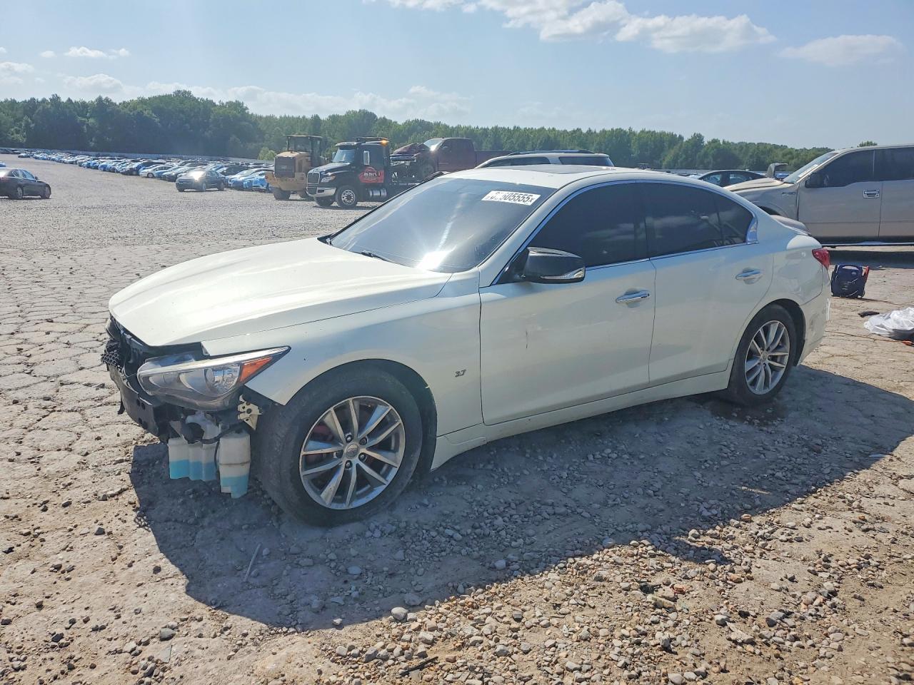 2015 Infiniti Q50 Premium, VIN JN1BV7AR2FM395366 — Front end