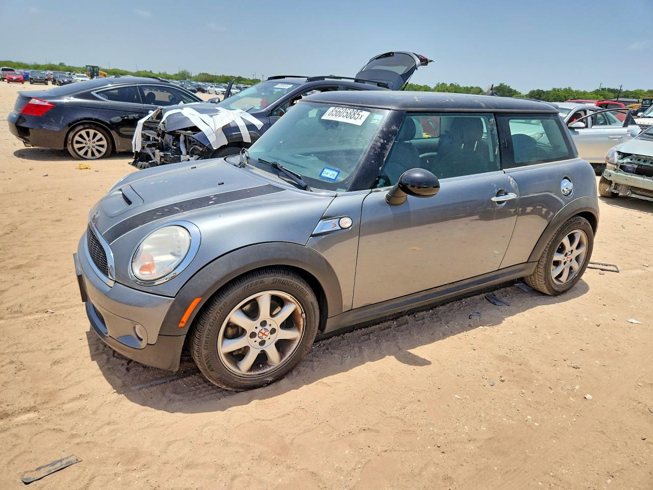2009 MINI Hardtop S, VIN WMWMF73519TW82914 — Механическое