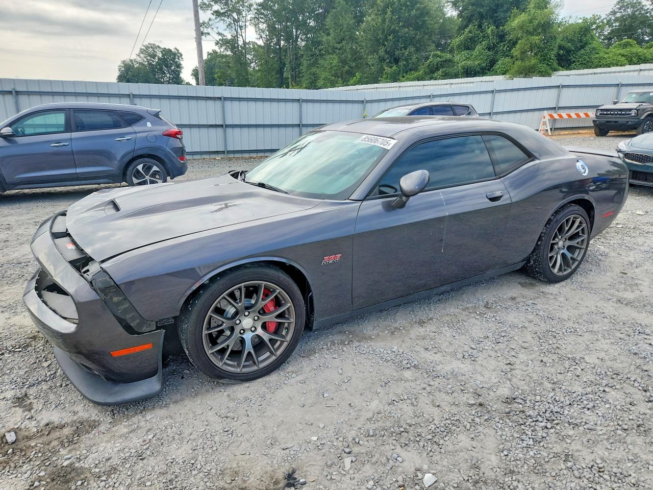 2015 Dodge Challenger SRT 392, VIN 2C3CDZDJ1FH910483 — Front end