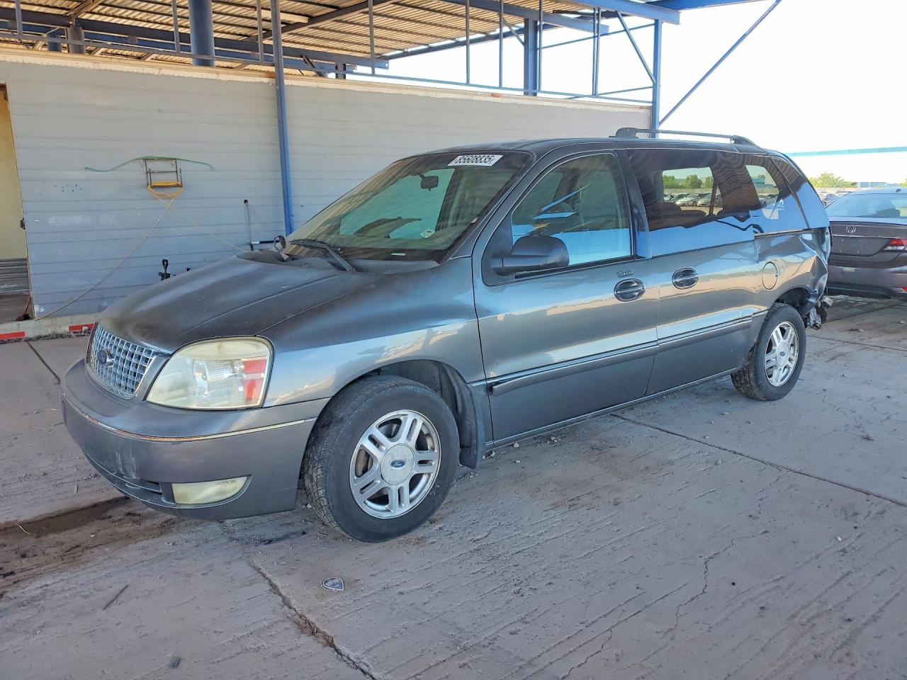 2006 Ford Freestar SEL, VIN 2FMZA522X6BA66235 — Зад