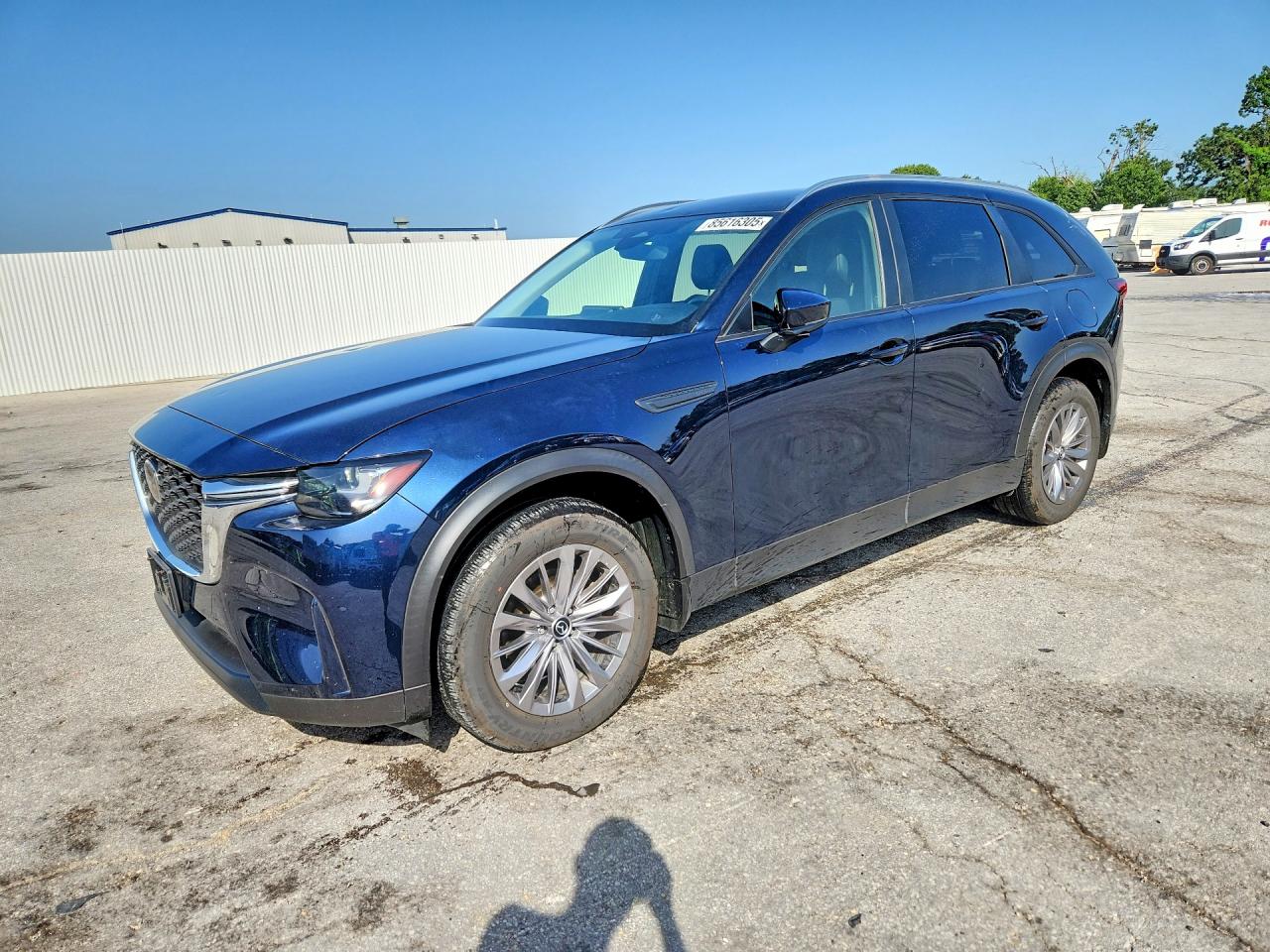 2024 Mazda CX-90 Select, VIN JM3KKAHD0R1180384 — Град