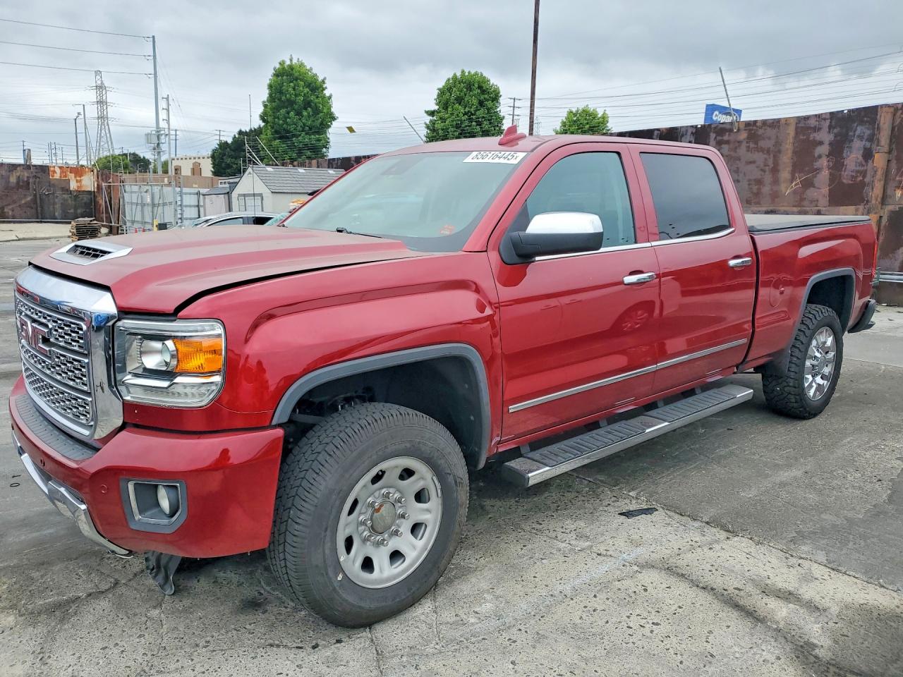 2019 GMC Sierra 2500HD Denali, VIN 1GT12SEY9KF210945 — Front end