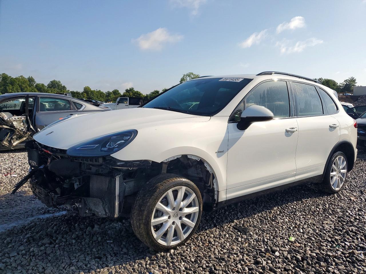 2015 Porsche Cayenne Diesel, VIN WP1AF2A28FLA37480 — Front end