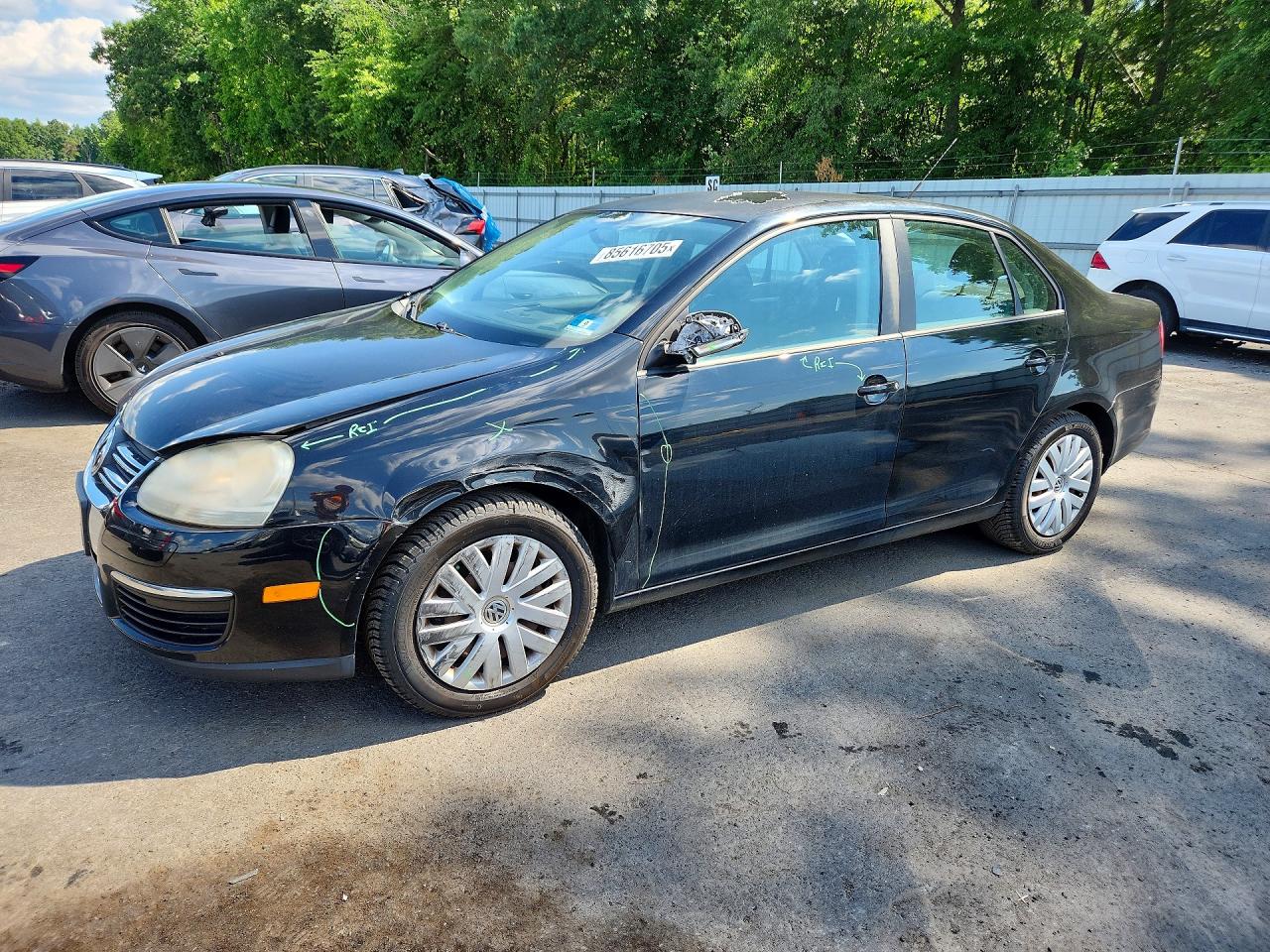 2010 Volkswagen Jetta S, VIN 3VWJZ7AJ2AM002306 — Front end
