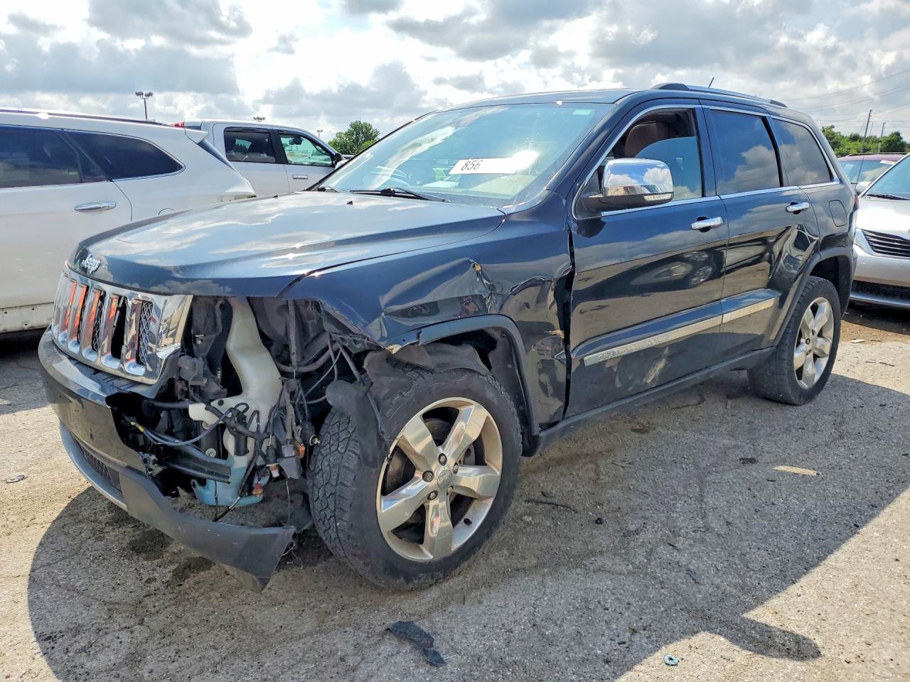 2013 Jeep Grand Cherokee Overland, VIN 1C4RJFCT4DC641234 — Front end