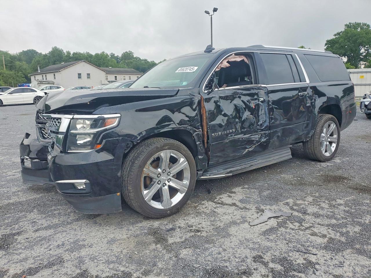 2017 Chevrolet Suburban Premier, VIN 1GNSKJKC3HR278387 — Front end