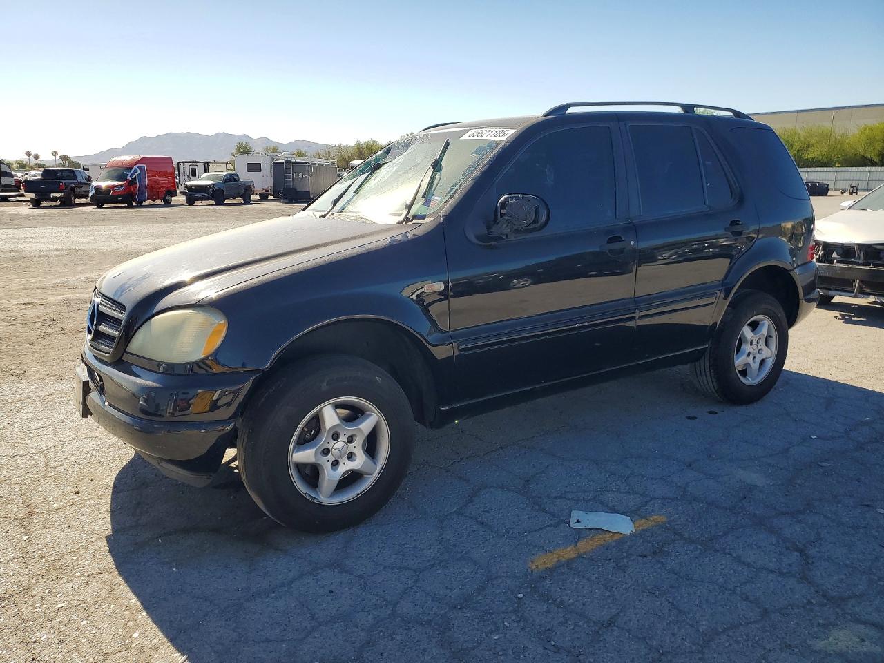 2000 Mercedes-Benz M 320/430/500, VIN 4JGAB54E9YA204119 — Перед