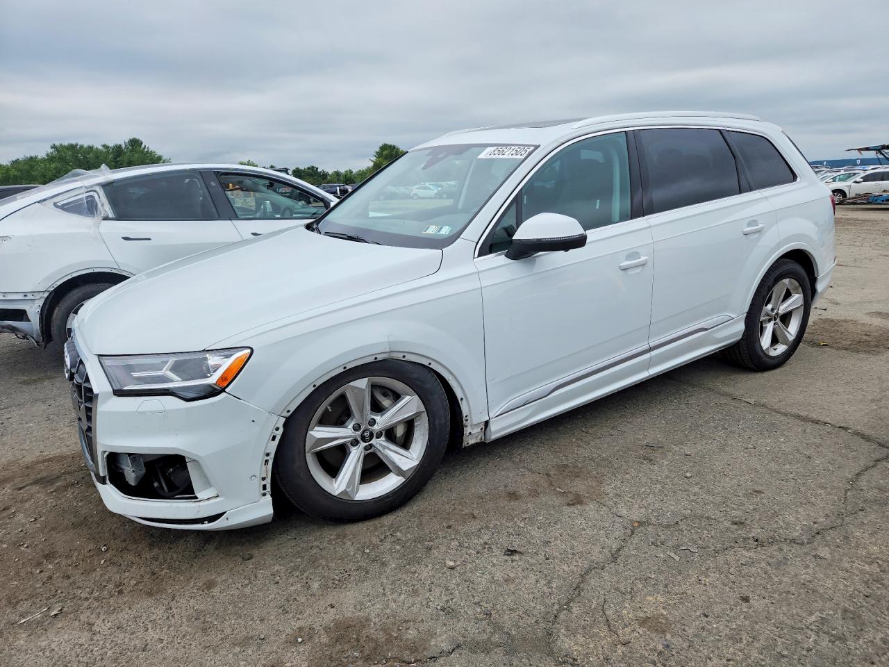 2022 Audi Q7 Premium Plus, VIN WA1LJBF7XND019675 — Front end