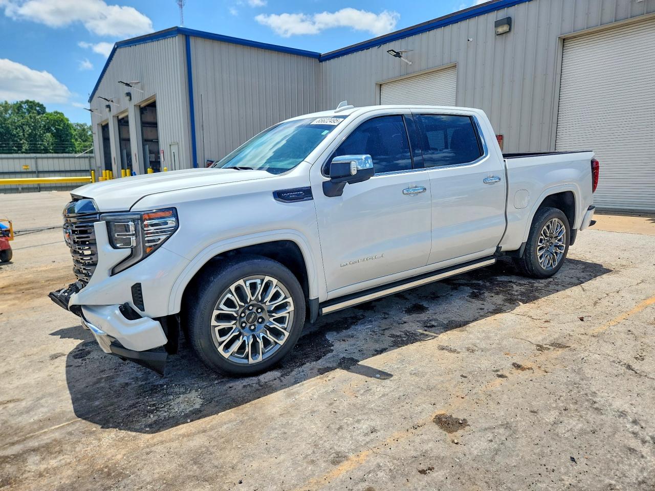 2024 GMC Sierra 1500 Denali Ultimate, VIN 1GTUUHEL0RZ102964 — Front end