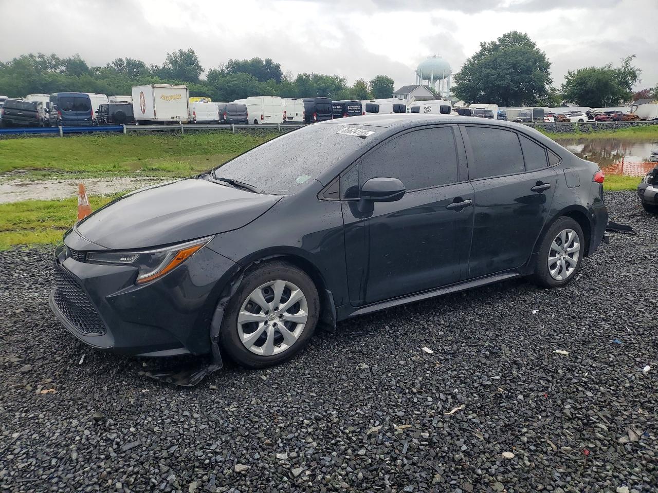 2022 Toyota Corolla LE, VIN 5YFEPMAE5NP382557 — Side
