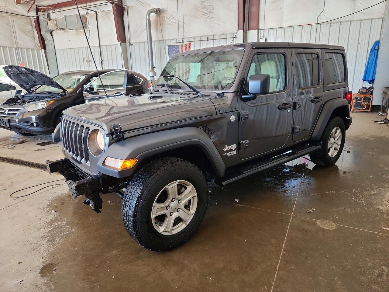2018 Jeep Wrangler Unlimited Sport S, VIN 1C4HJXDG0JW161267 — Front end