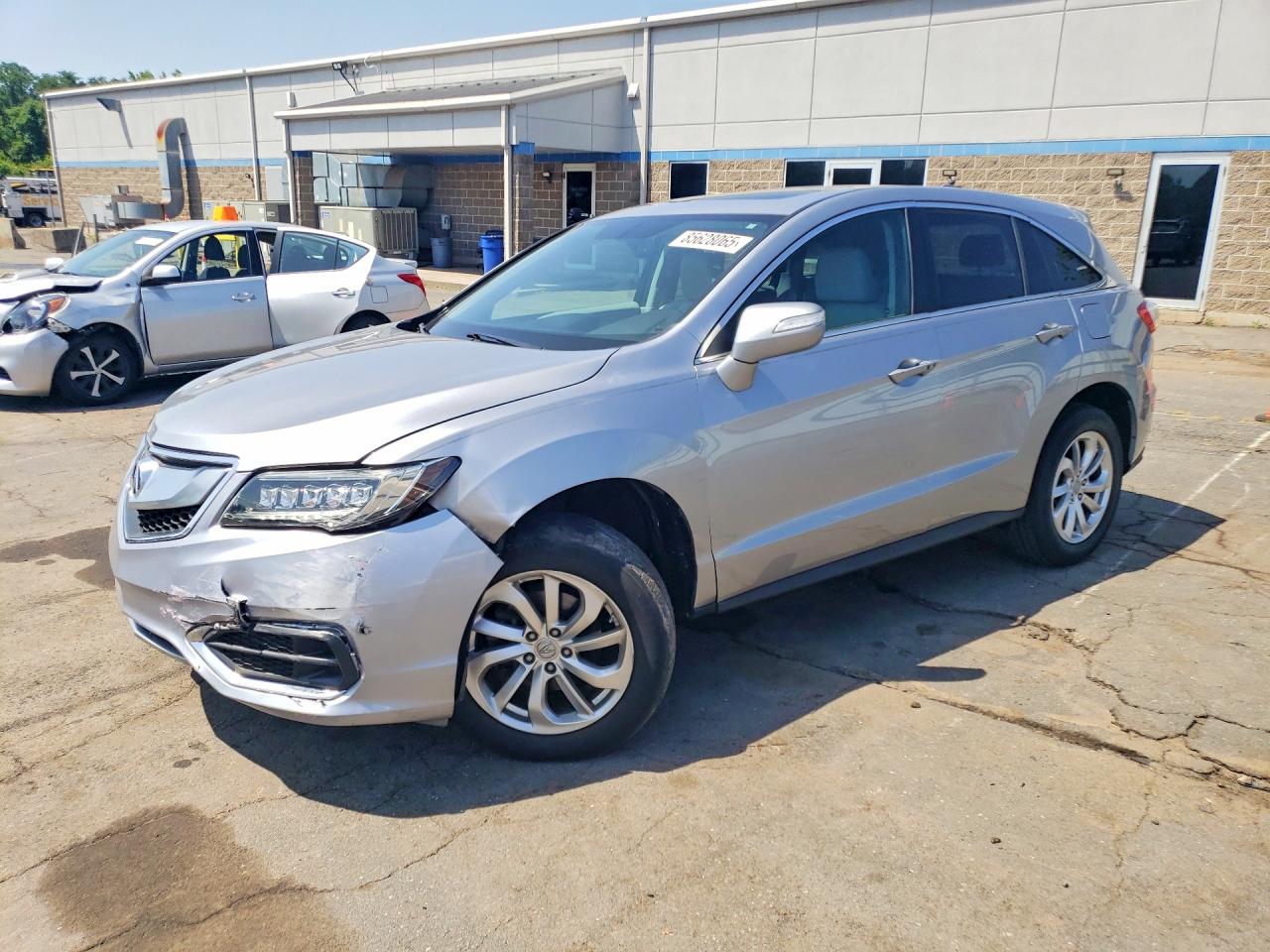 2017 Acura RDX, VIN 5J8TB3H36HL019428 — Front end