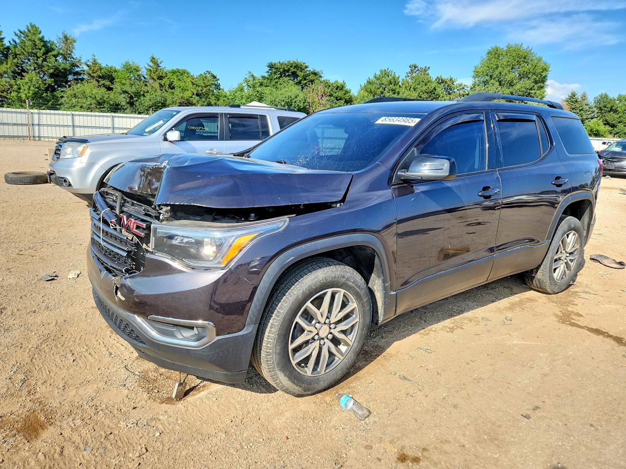 2017 GMC Acadia SLE, VIN 1GKKNTLS8HZ155156 — Front end
