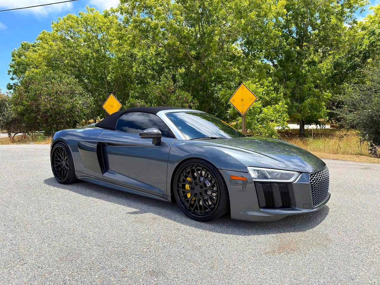 2017 Audi R8, VIN WUAVACFX5H7903940 — Minor dents and scratches