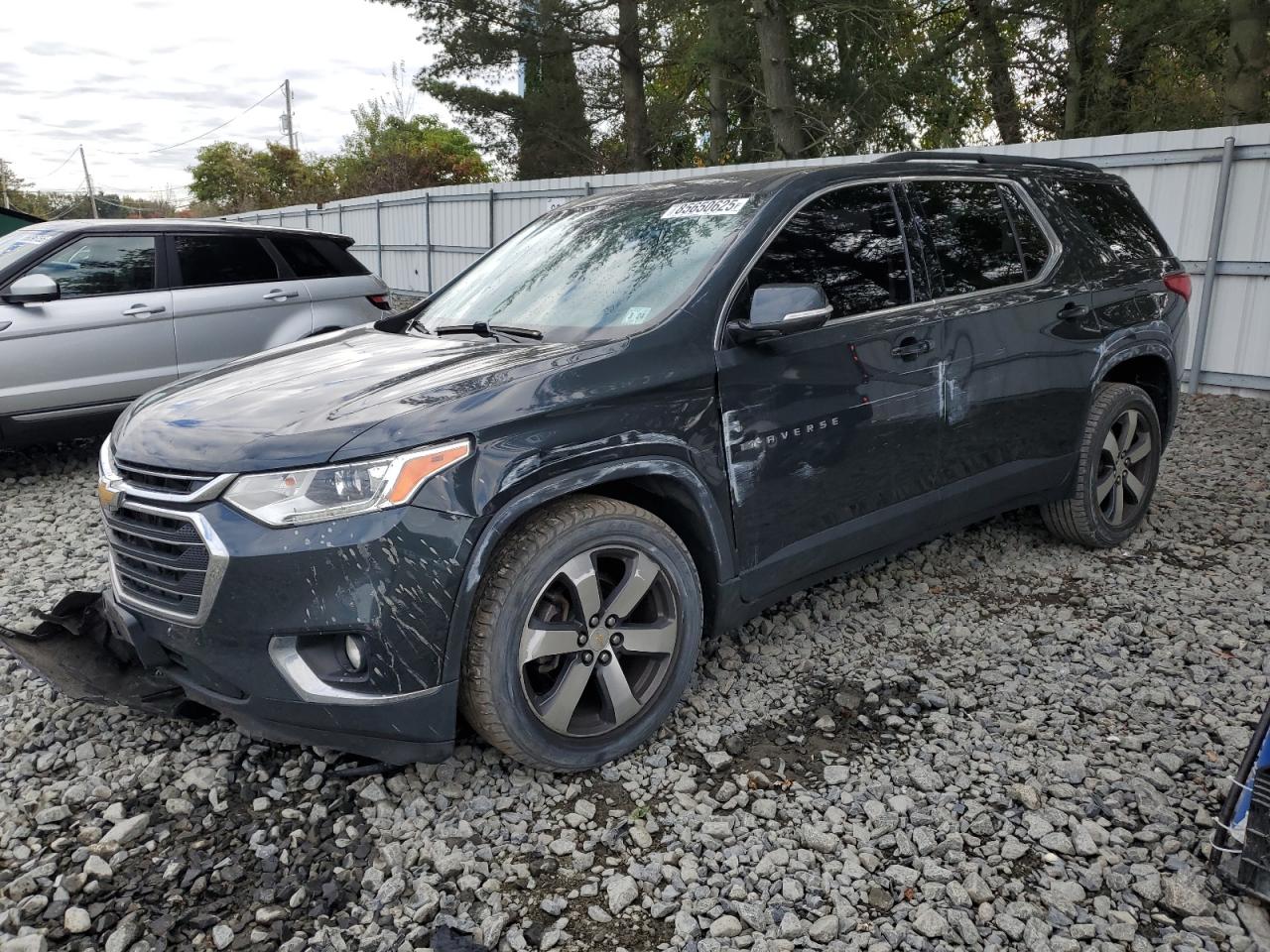 2019 Chevrolet Traverse LT, VIN 1GNEVHKW7KJ240089 — Side
