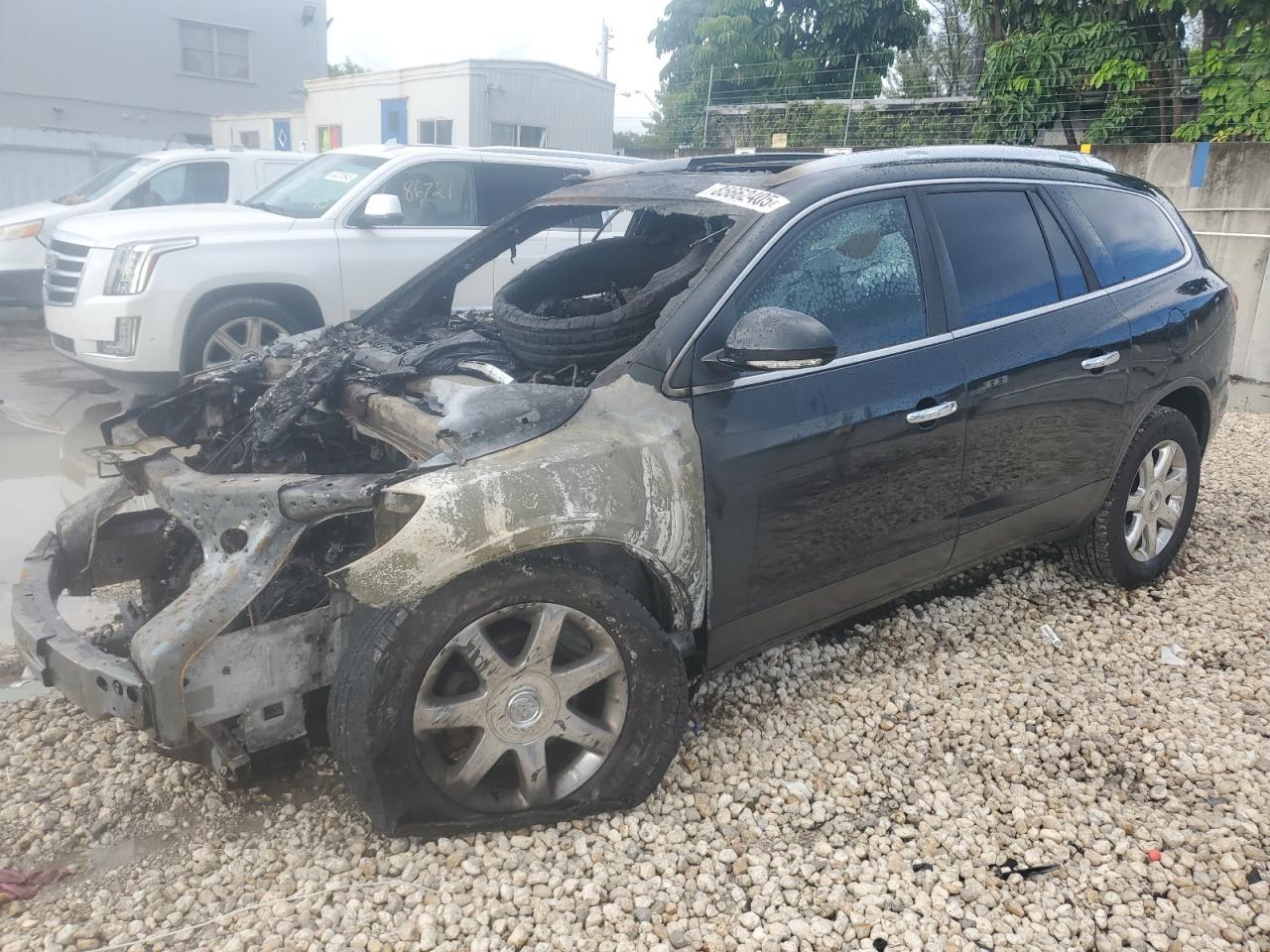 2010 Buick Enclave CXL, VIN 5GALVCED2AJ190926 — Engine fire