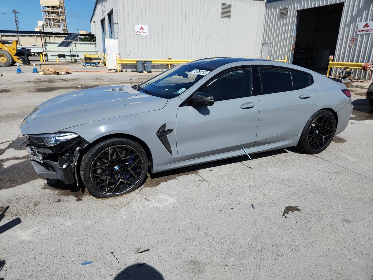 2021 BMW M8 Competition, VIN WBSGV0C01MCF81438 — Перед