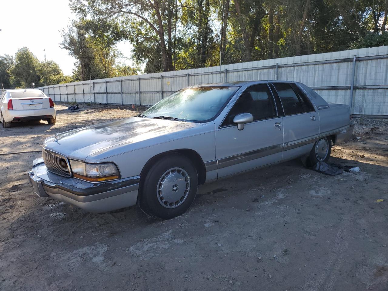 1992 Buick Roadmaster, VIN 1G4BN5377NR453577 — Vandalism